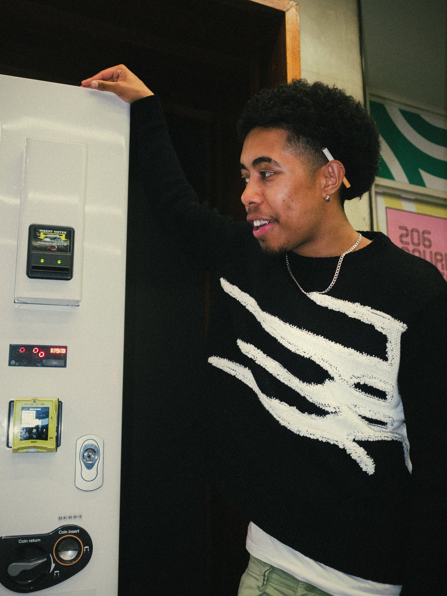 Stretched Logo Sweater Black